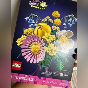 LEGO Botanicals Petite Sunny Bouquet Building Toy - DIY Floral Arrangement